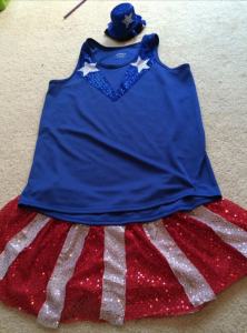 Flat FauxRunner for the Peachtree Road Race - USO girl complete with mini Top Hat!